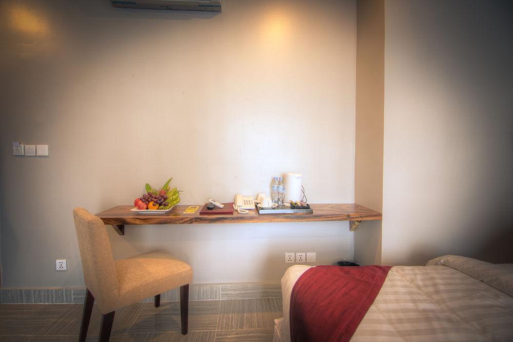 Colina Sky Hotel Пном Пен Екстериор снимка