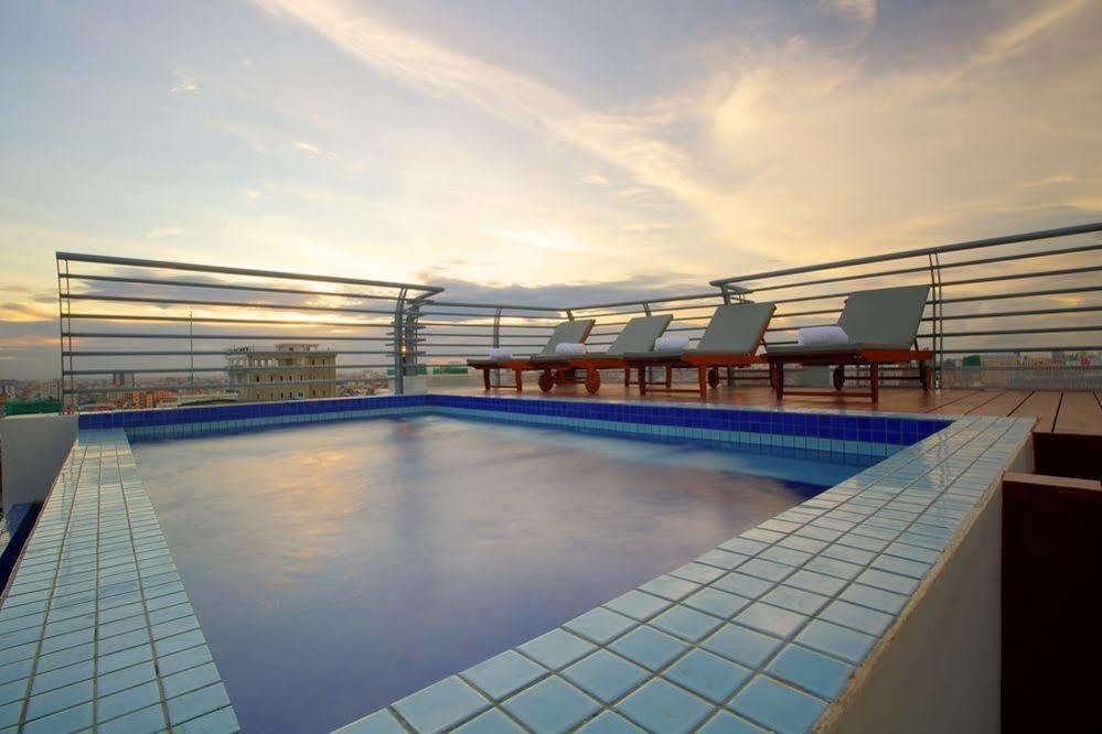Colina Sky Hotel Пном Пен Екстериор снимка