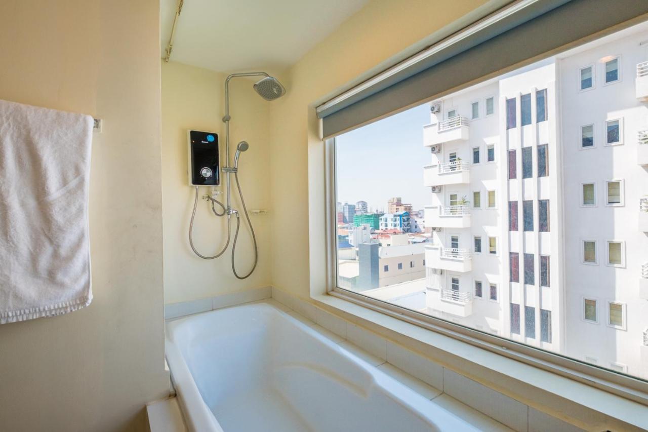 Colina Sky Hotel Пном Пен Екстериор снимка